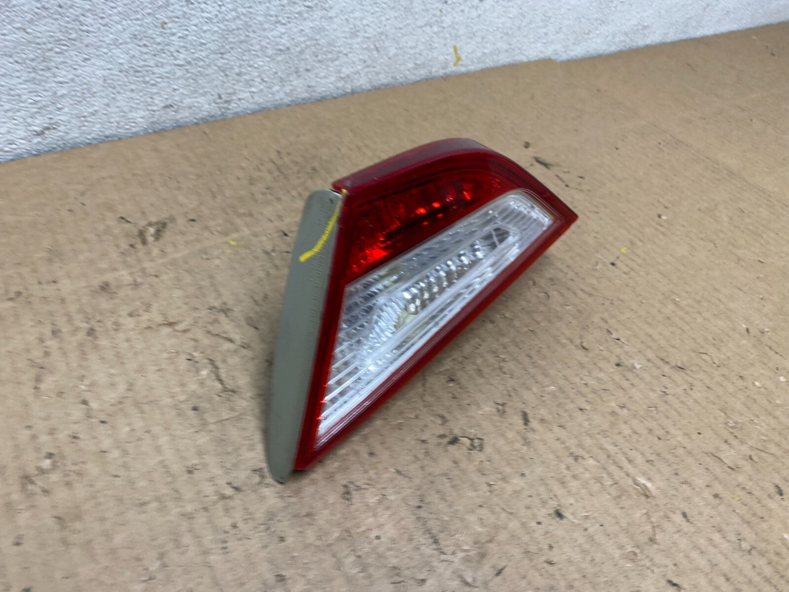 2011 to 2014 Hyundai Sonata Right Passenger Rh Inner Tail Light Oem L8725 DW1