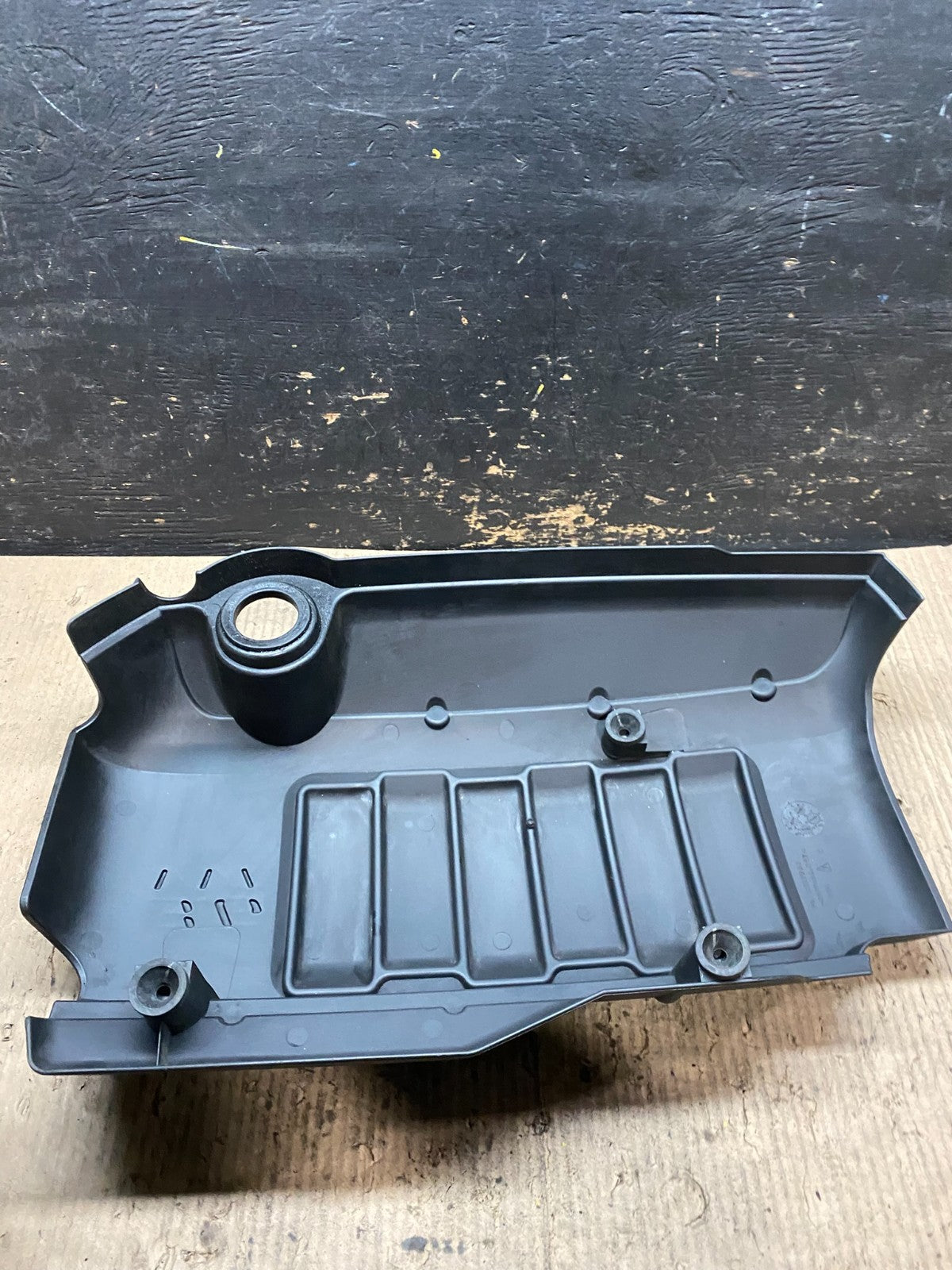 2007 to 2008 GMC Acadia 3.6L VVT Engine Cover Shield OEM V4244 DG4