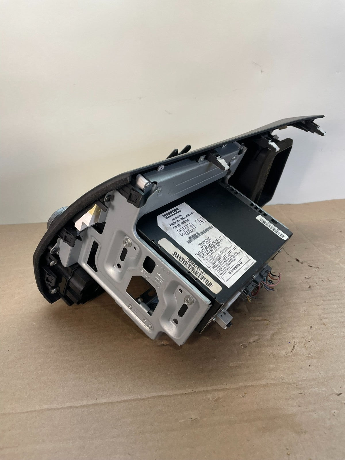 2006 - 2011 Honda Civic Radio AM/FM Climate Control Air Vent Bezel AI0564 DG3