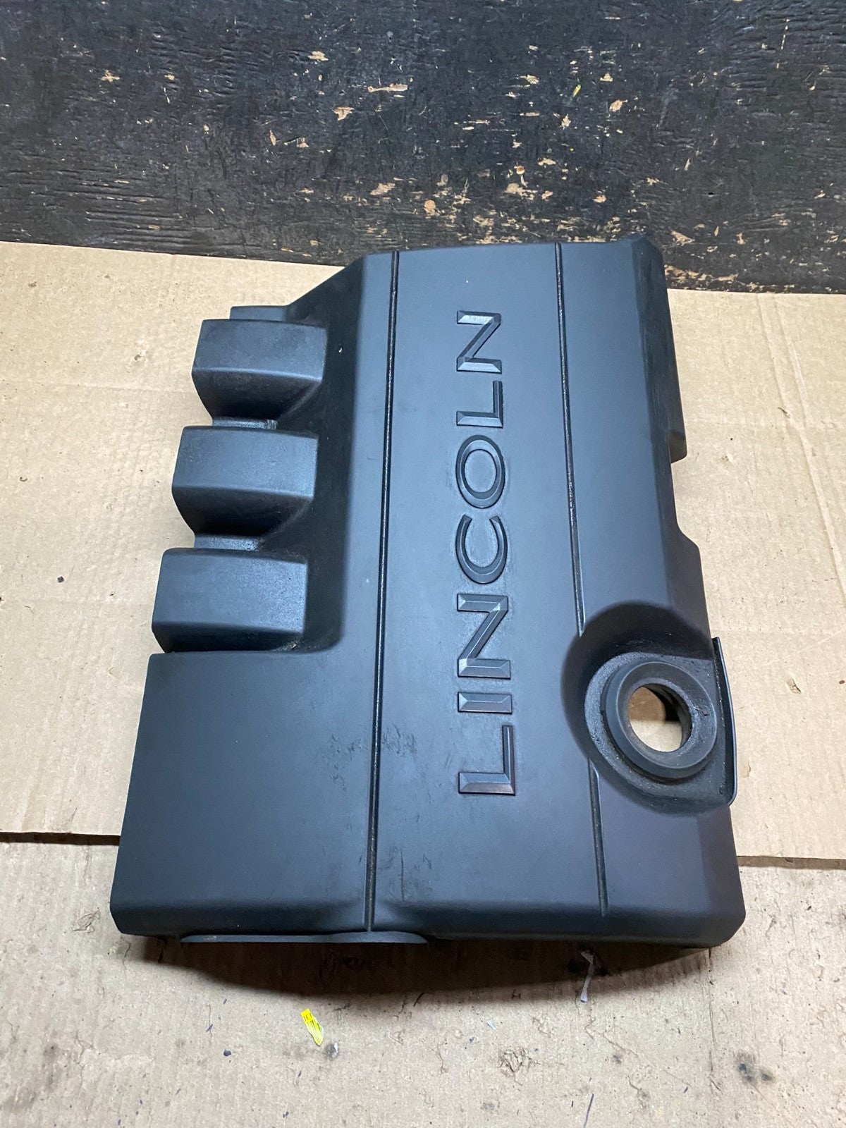 2009 to 2012  Lincoln MKS 3.7L Engine Motor Cover X9573 DG3