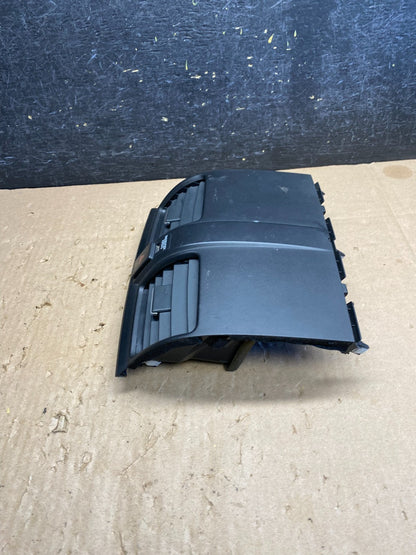 2007 to 2011 Honda CRV CR-V Front Center Panel Clock Air Vent AJ1600 DG2