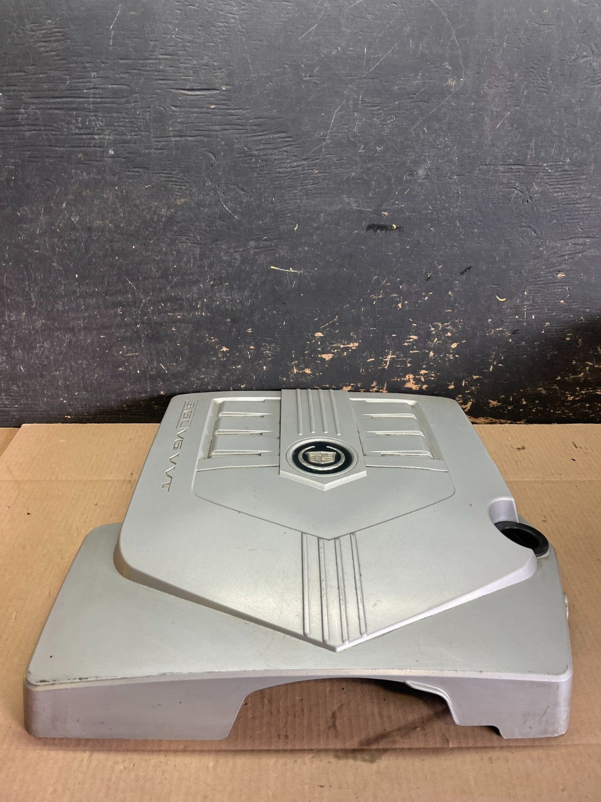 2004 to 2007  Cadillac CTS 3.6L Plastic Engine Cover Shield OEM Z8503 DG3