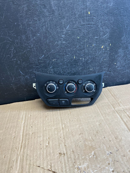 2013 2014 2015 Ford Escape Ac Heater Climate Control Temperature AE1835 DG0