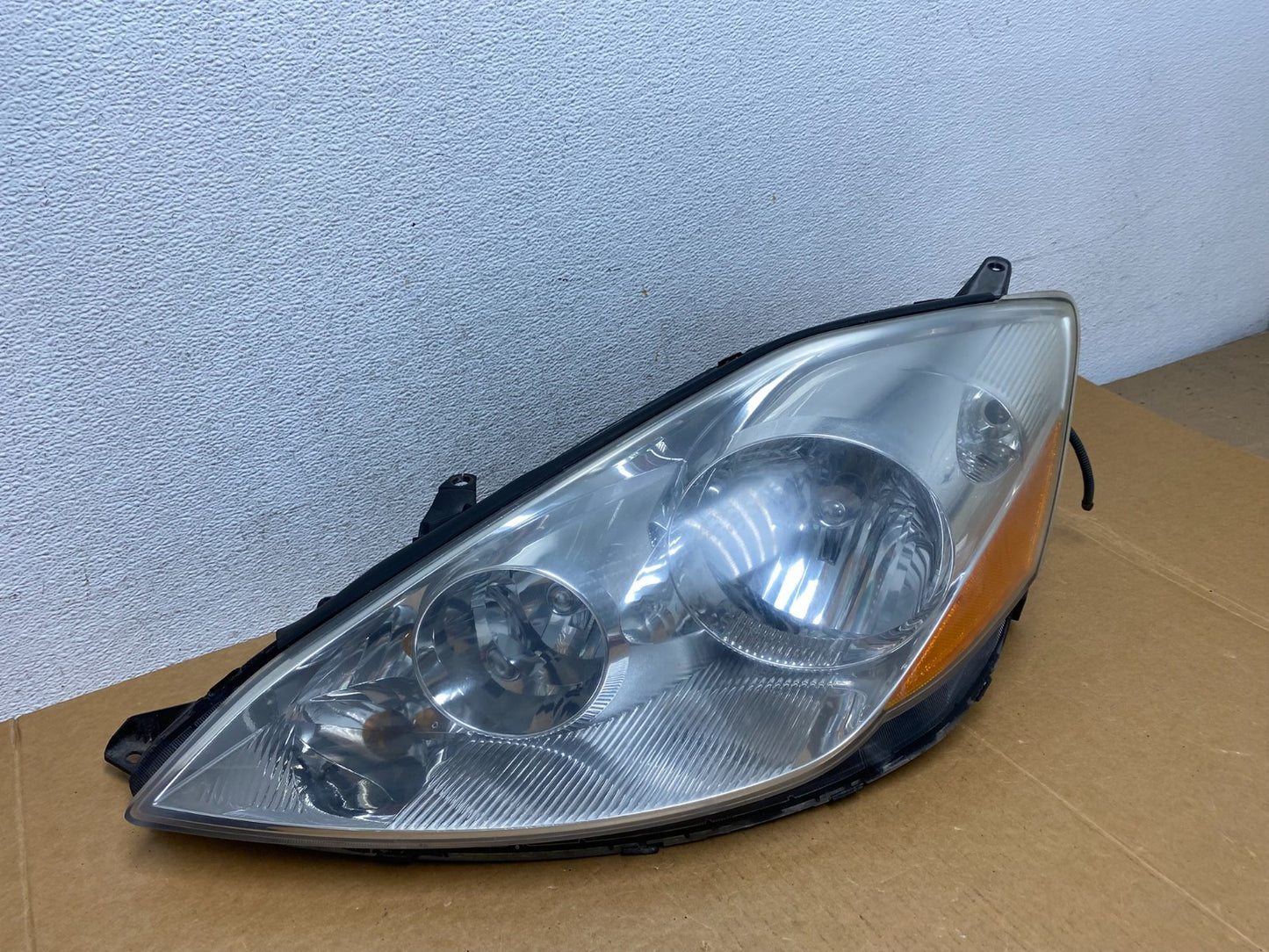 2006 to 2010 Toyota Sienna Left Driver Lh Side Headlight Halogen AD8953 DW2