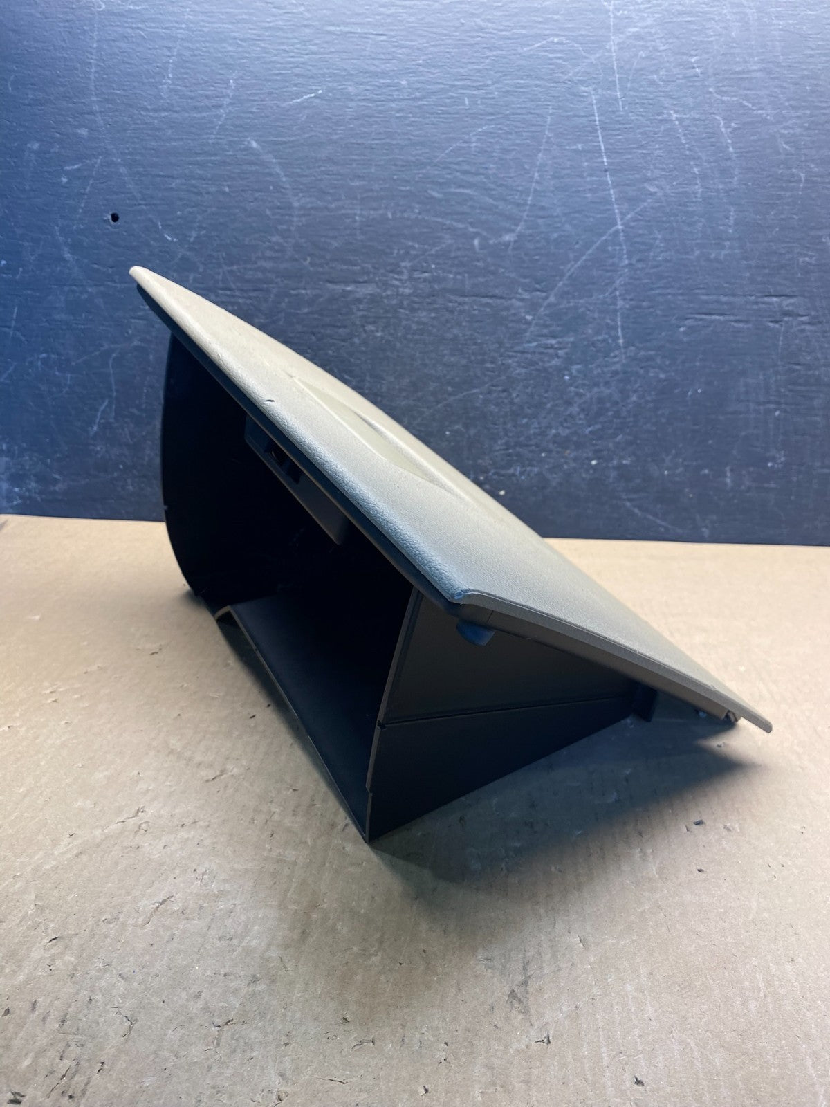 2004 to 2008 Ford F-150 Front Right Passenger Storage Glove Box AG1866 DG2