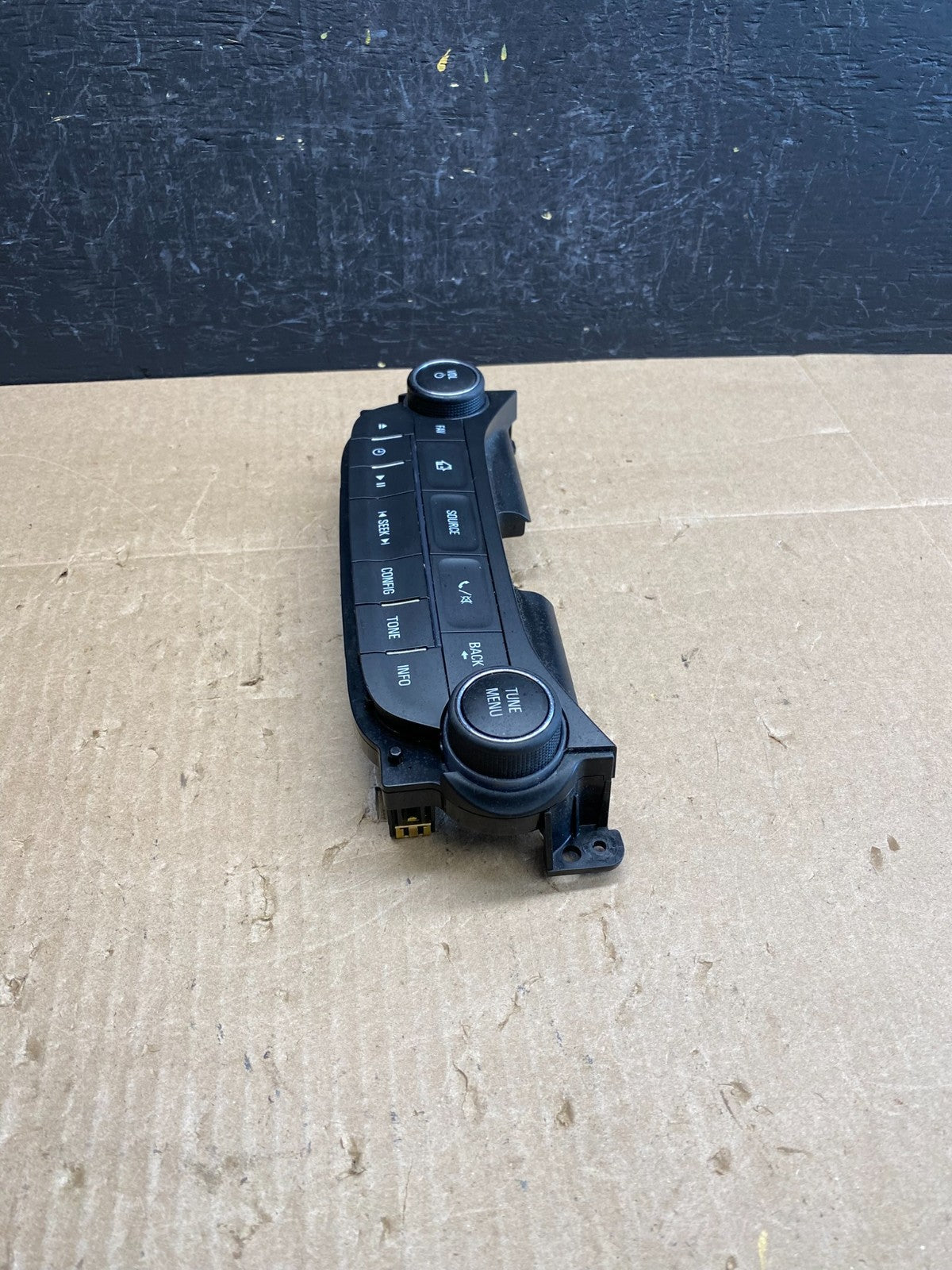 2013 Chevrolet Malibu AM FM Radio Control Panel AC6422 DG2
