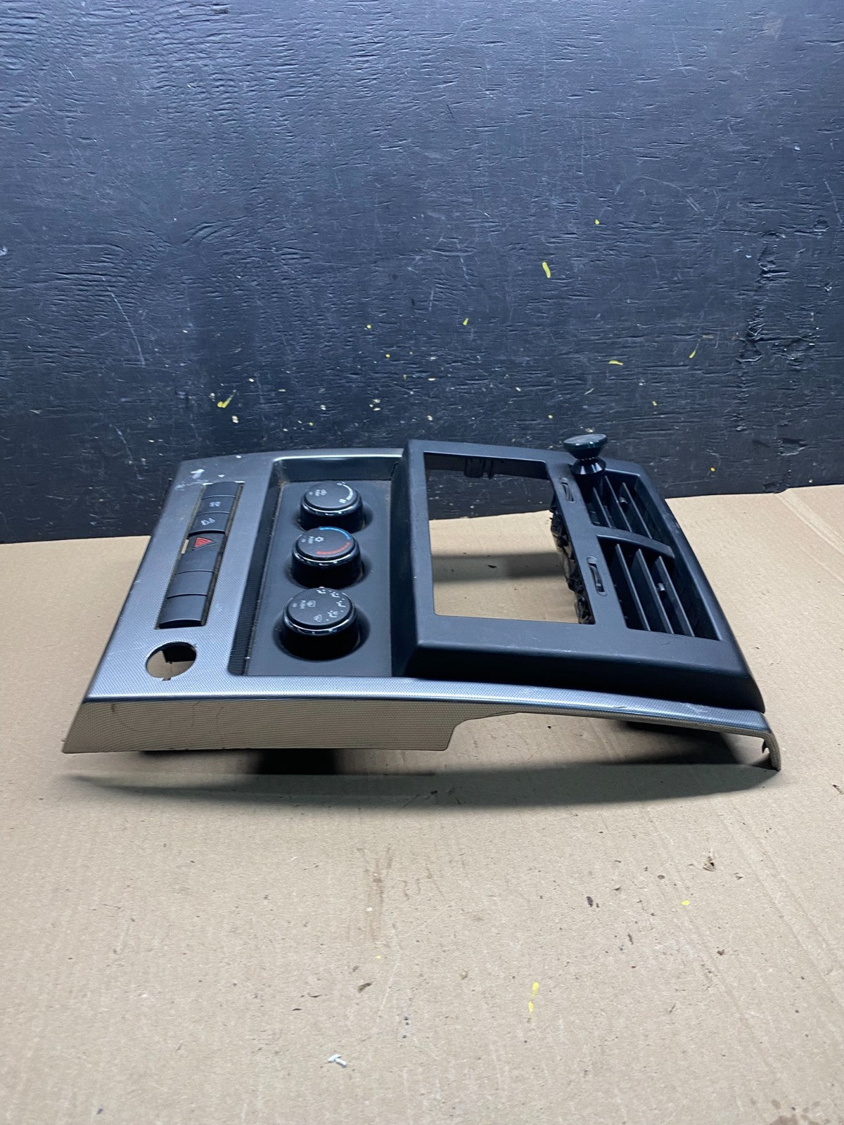 2008 to 2012 Jeep Liberty Dash Climate Temperature Control Radio Bezel Q6928 DG4