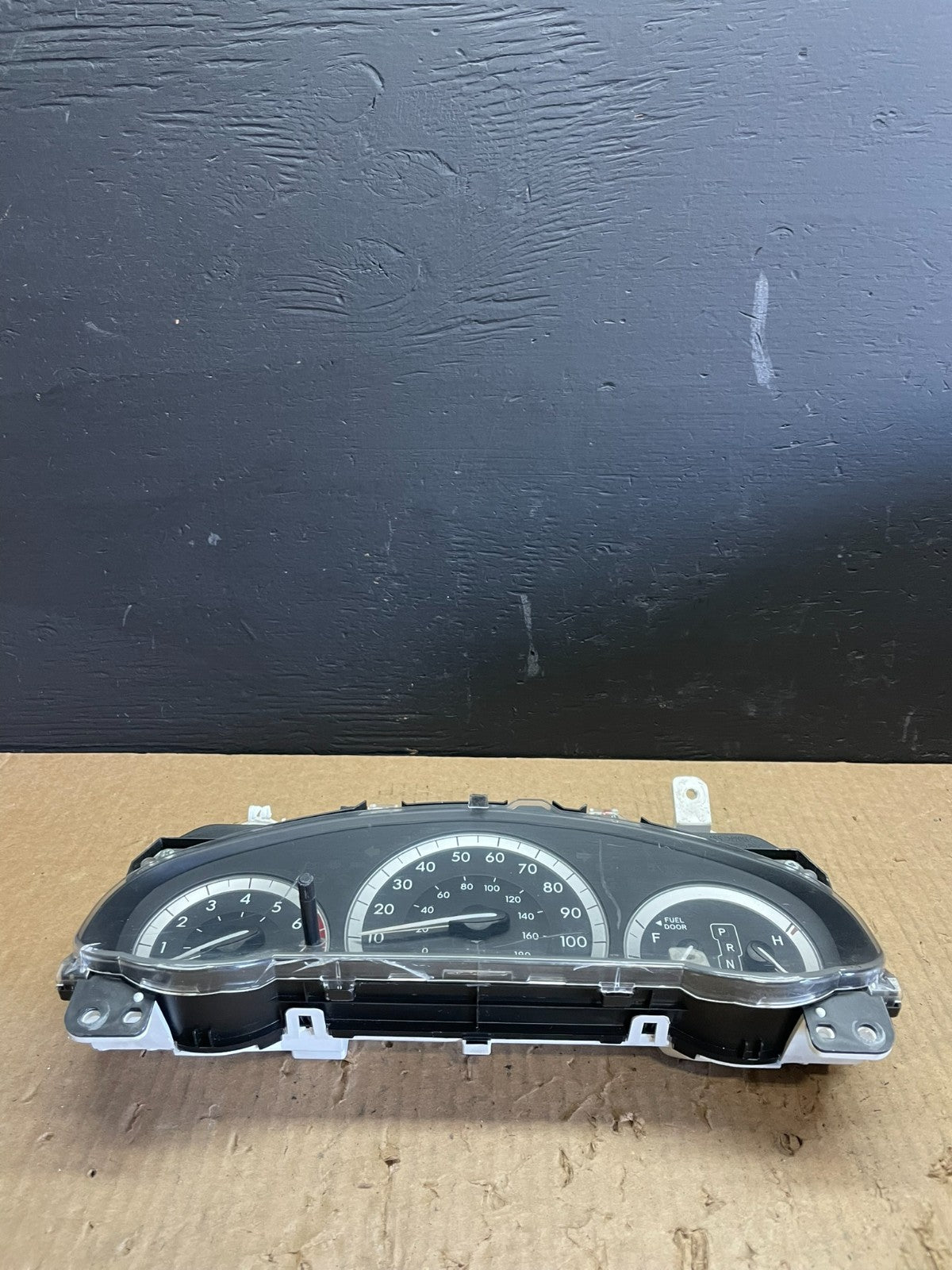 2004 2005 Toyota Sienna Speedometer Cluster Gauge AB7520 DG5