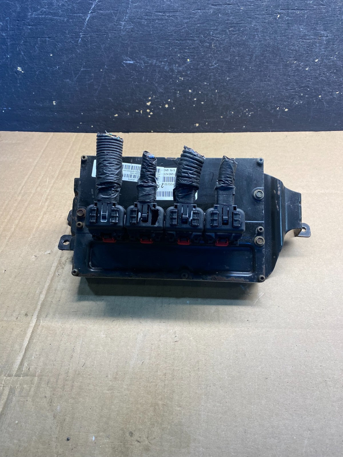 2010 Dodge Caravan Town & Country Engine Computer ECU P68049415ag AA7605 DG1
