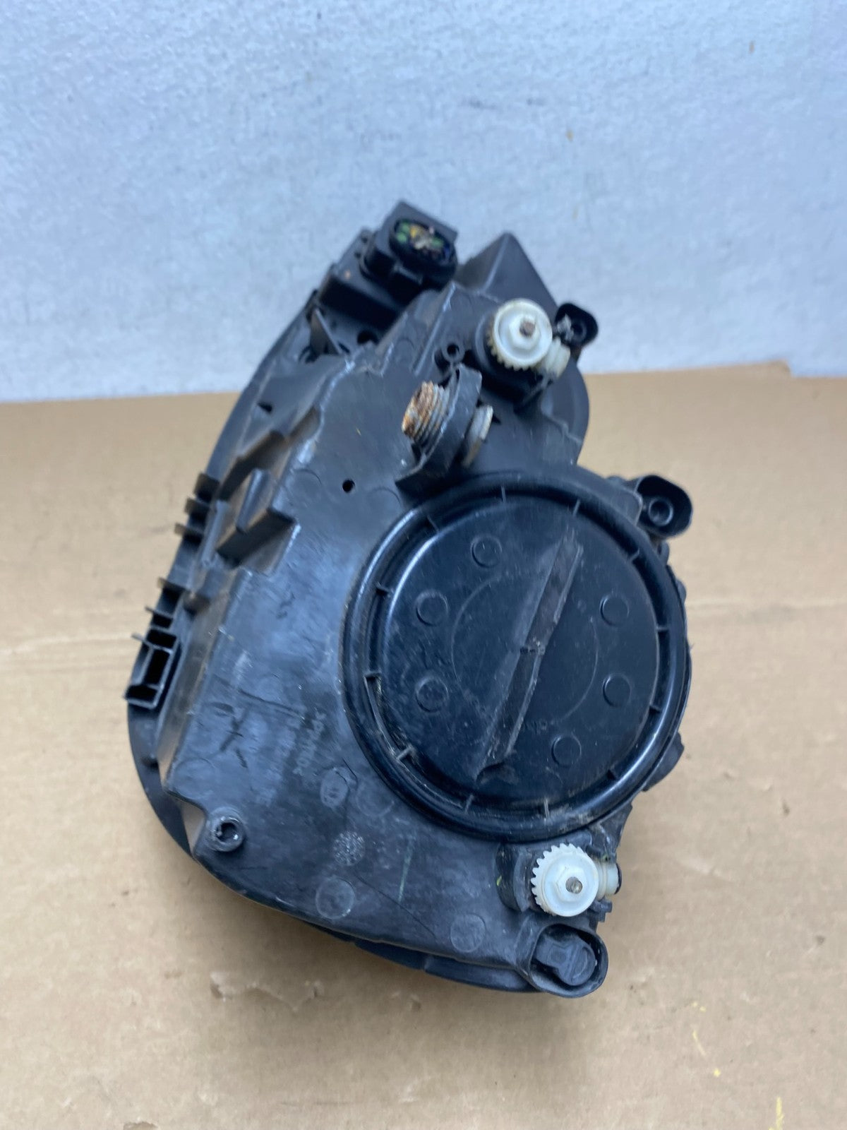 2011 to 2014 Volkswagen Jetta Right Passenger RH Headlight Halogen AD3877 DW5