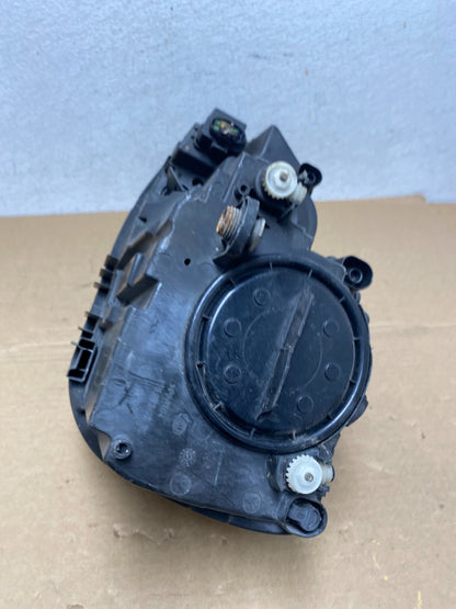 2011 to 2014 Volkswagen Jetta Right Passenger RH Headlight Halogen AD3877 DW5