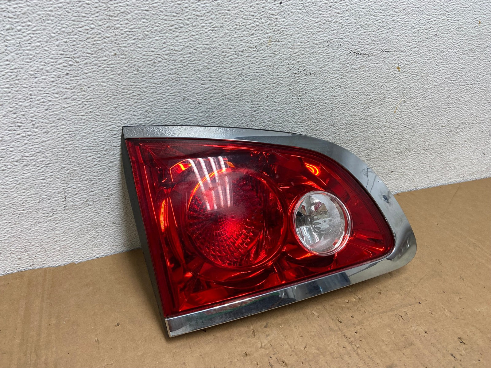 2008 - 2012 Buick Enclave Left Driver Lh Inner Tail Light AD3209 LK2