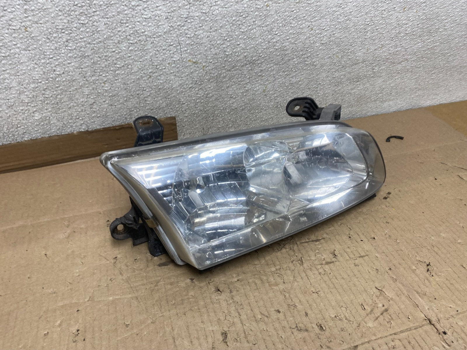 2000 to 2001 Toyota Camry Sedan Right Headlight Clear Lens Oem U3043 DW1