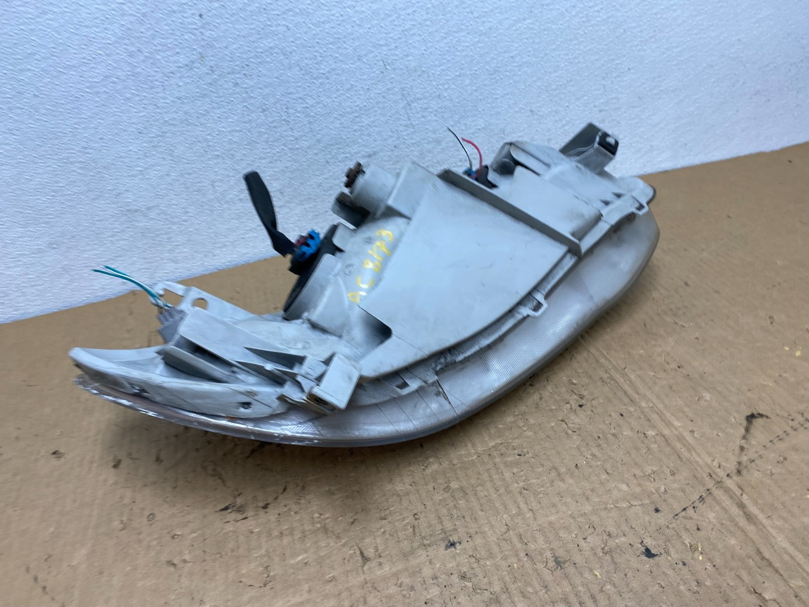 2005 to 2008 Toyota Corolla Left Driver LH Side Headlight AC8173 DW8