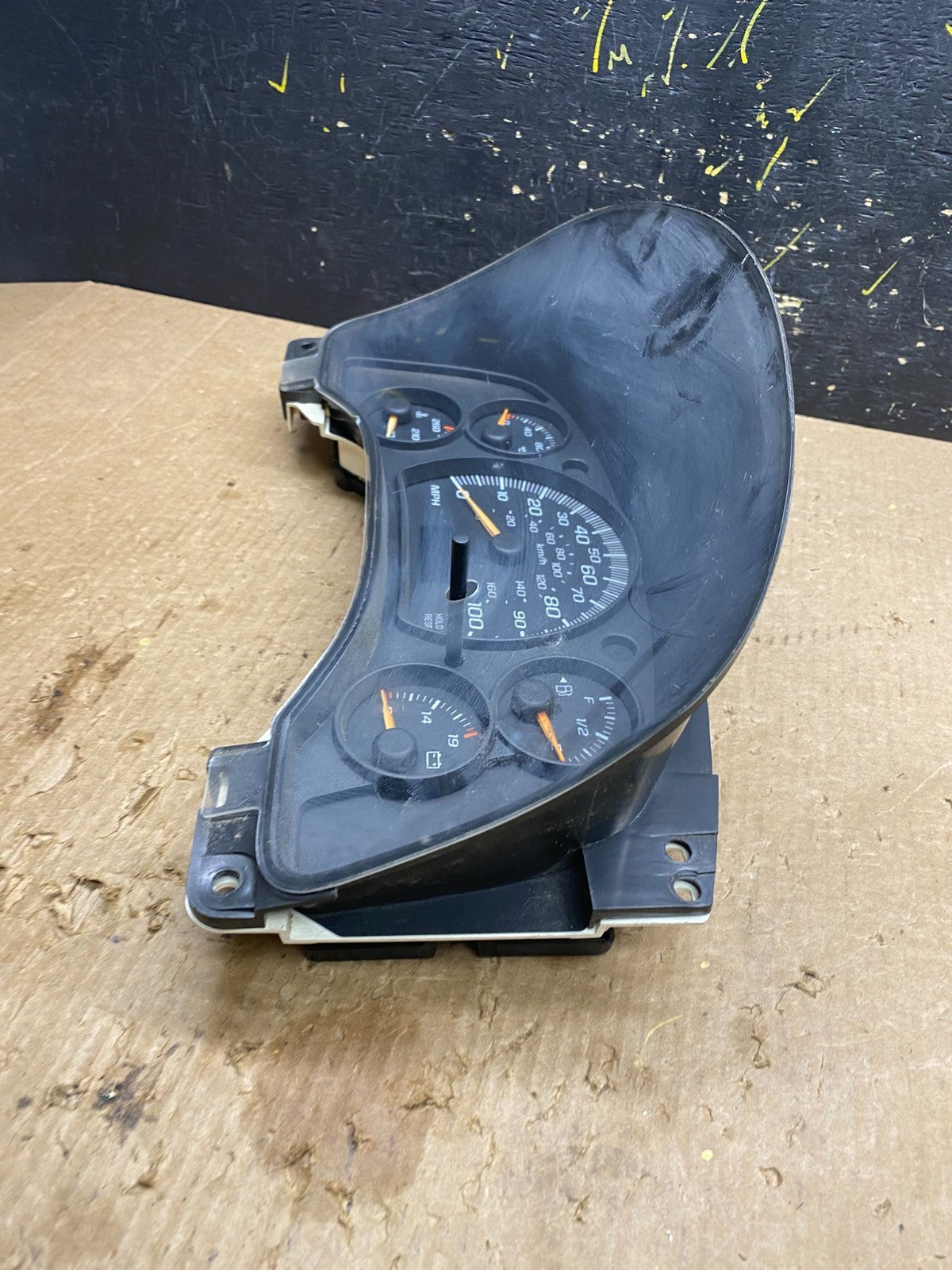 2004 to 2007 Chevrolet Express Speedometer Cluster Gauge OEM  z7129 DG2