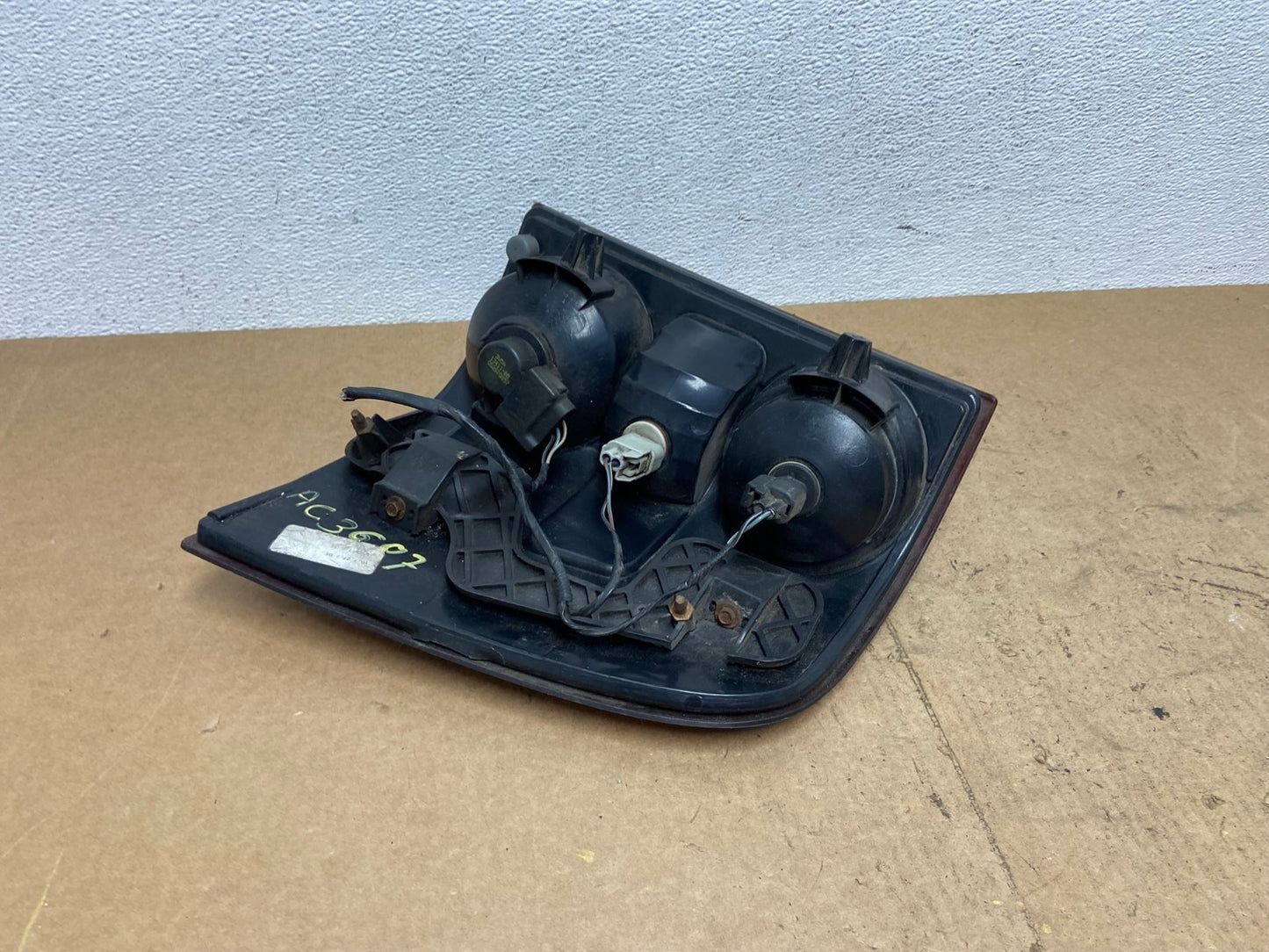 2006 to 2010 Ford Explorer Left Driver Lh Side Tail light OEM AC3607 LK5