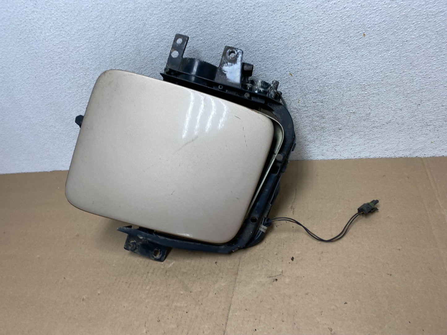 1984 to 1989 Chevrolet Corvette Right Passenger Side Headlight AG4618 DW6