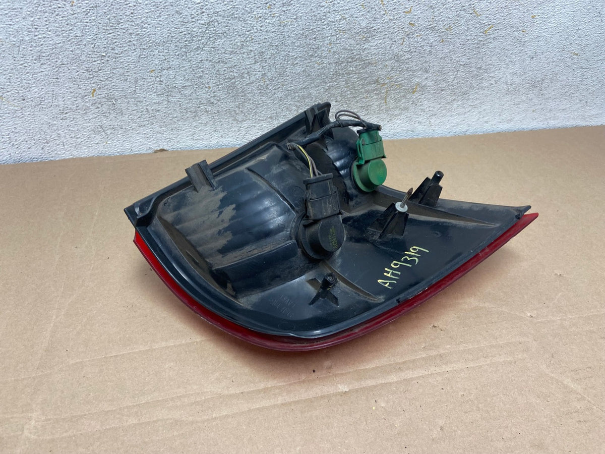 2002 to 2005 Ford Explorer Right Passenger Rh Side Tail light AH9319 LK5