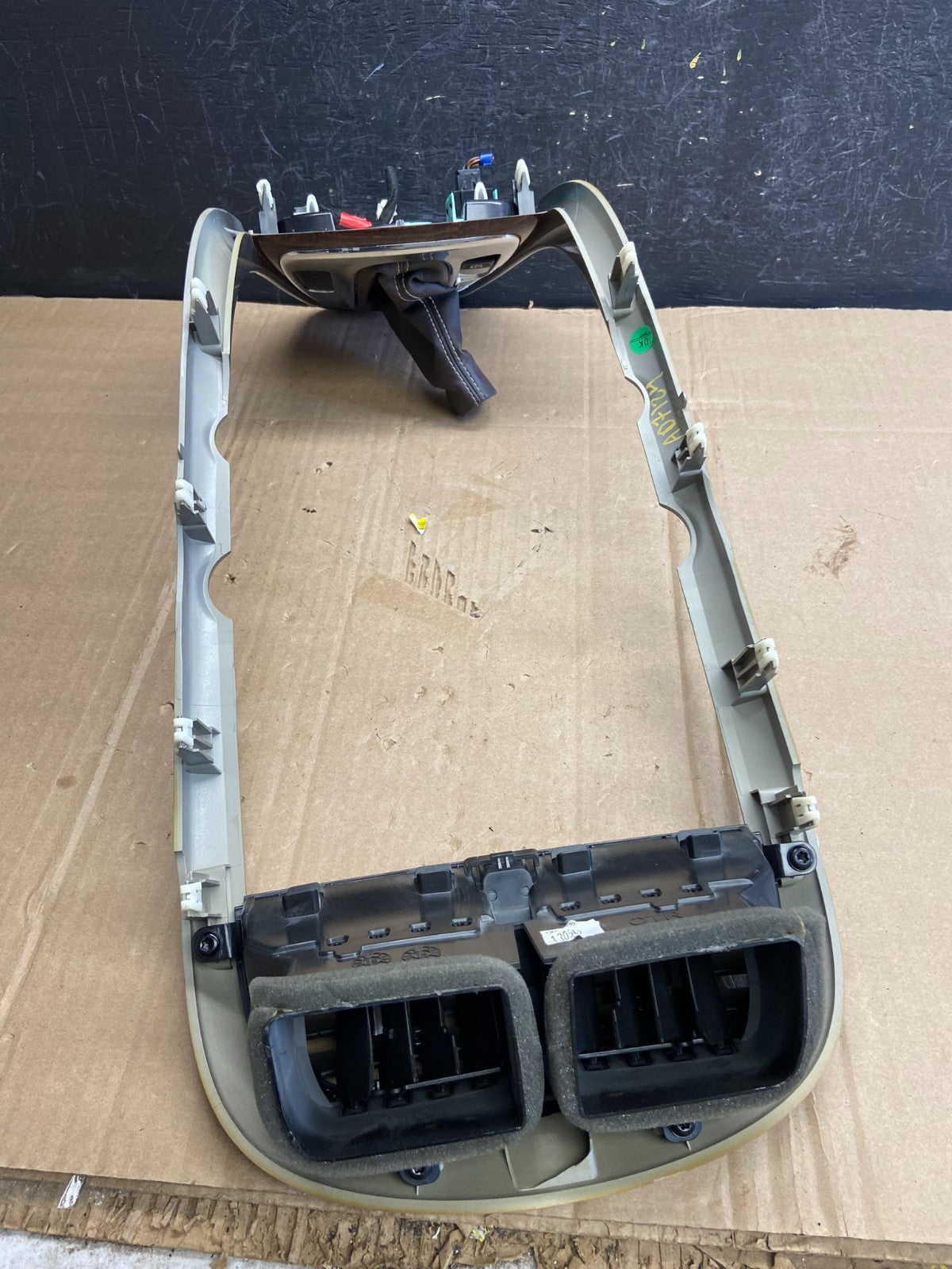 2013-2016 Chevrolet Malibu Center Radio Switch Air Vent Trim Bezel AD7124 DG5