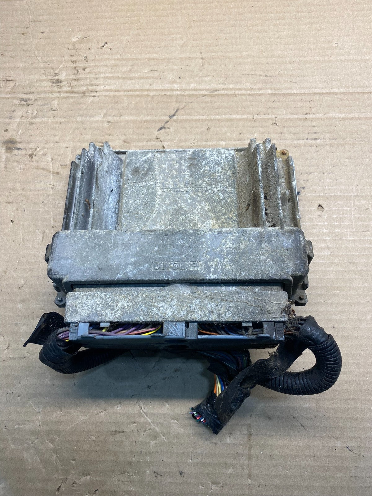 2001-2002 Silverado Tahoe Engine Computer Module 12200411 ECM ECU AF0084 DW1