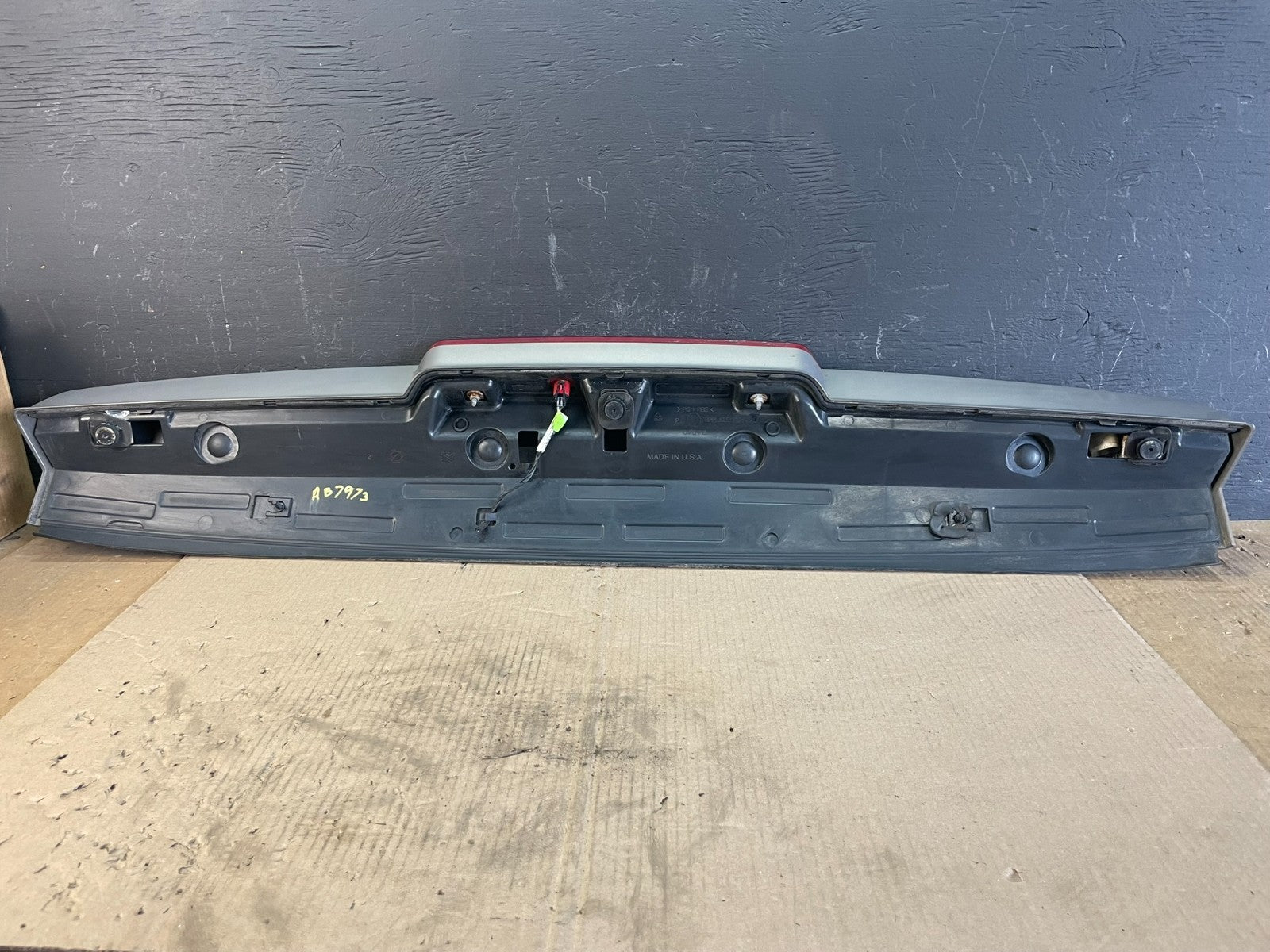 2007-2014 Chevrolet Tahoe Suburban Yukon Spoiler Wing 3rd Brake Light ab7973 DG5