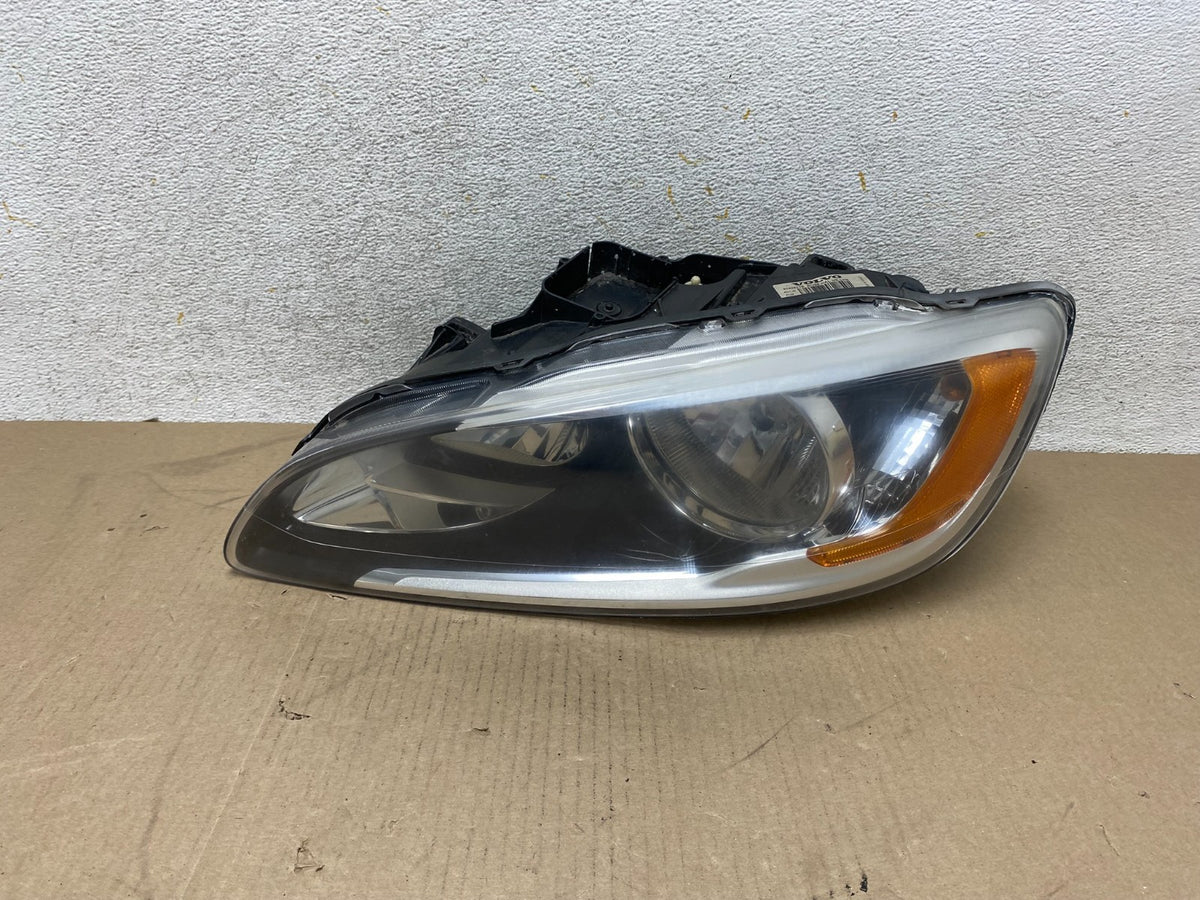 2014 to 2018 Volvo S60 Driver Left Driver LH Side Headlight AH6717 DW0
