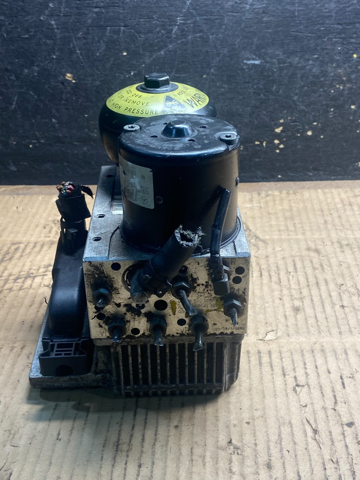2003-2006 Mercedes R230 SL500 E550 ABS Anti Lock Brake Pump Module y4299 DG3