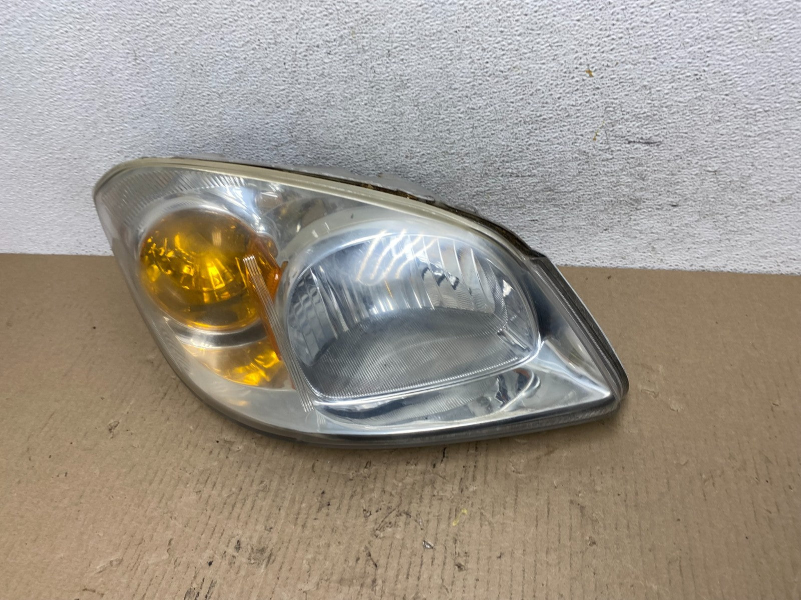 2005-2010 Chevrolet Cobalt Sedan Right Passenger Halogen Headlight AF5876 DW1
