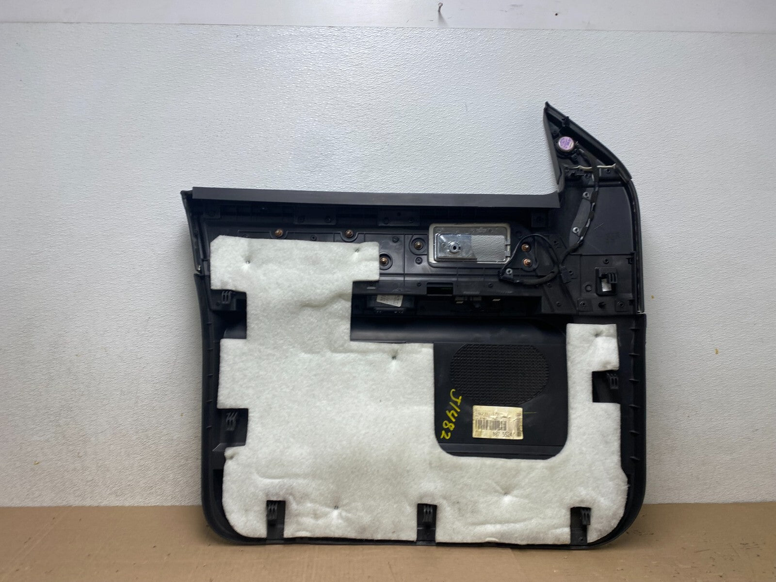 2007-2014 Lincoln Navigator Right Passenger Front Door Panel OEM J1482 DG17