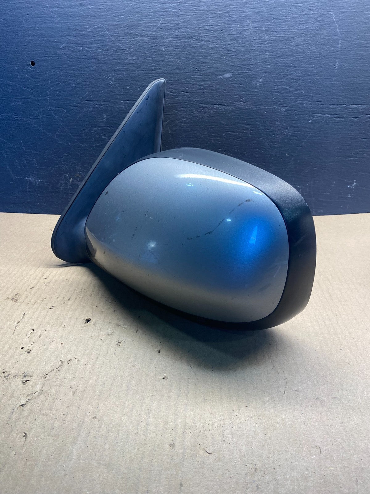 2001 to 2006 Toyota Sequoia Left Driver View Door Mirror ac8904 DG2