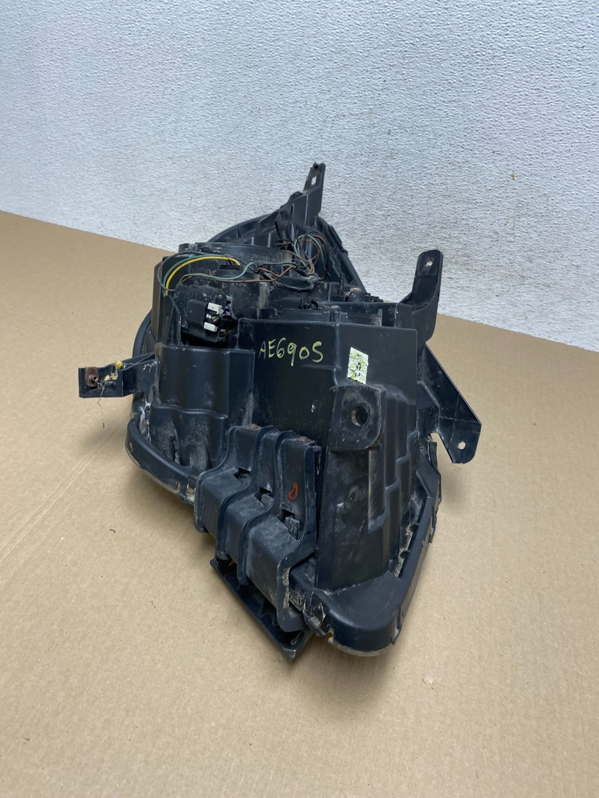 2010-2015 Chevrolet Equinox Halogen Headlight Left Driver LH Side AE6905 DW6