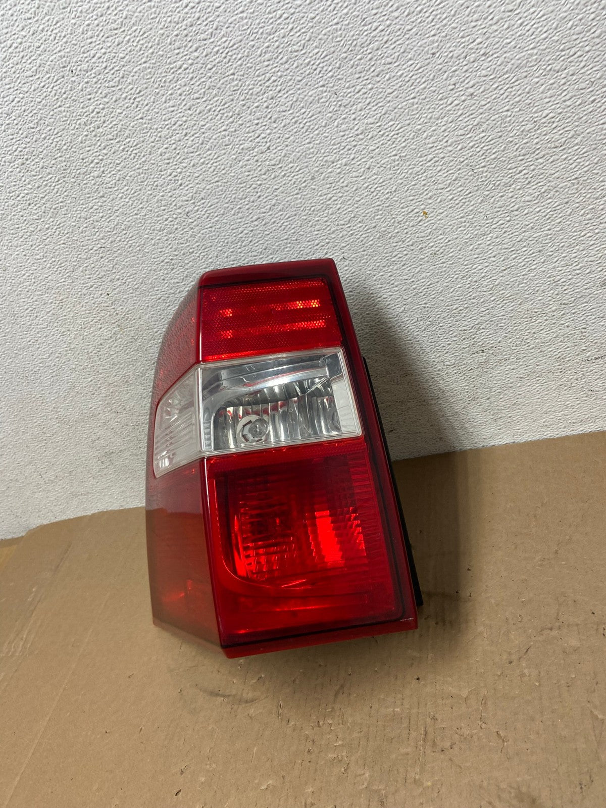 2007 to 2012 Ford Expedition Left Driver LH Side Tail light AD7689 LK0