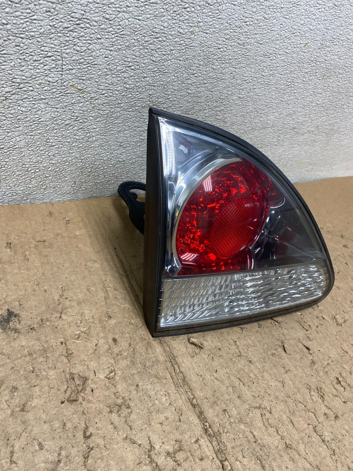 2000-2003 Lexus Rx300 Left Driver Lh Side Rear Inner Tail Light V4520 DW2
