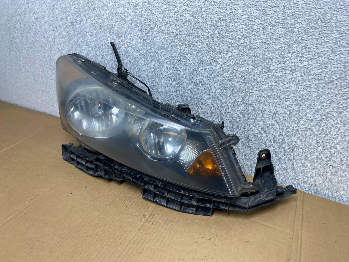 2008 to 2012 Honda Accord Sedan Right Passenger RH Headlight AD0743 DW1