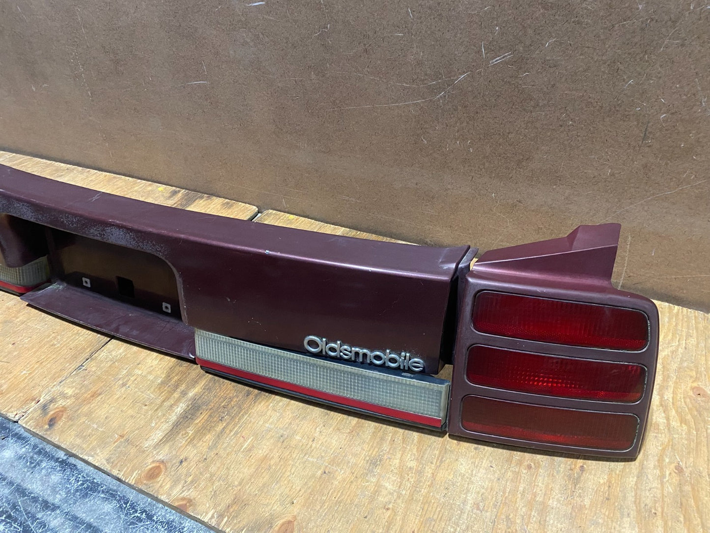 1991 to 1996 Oldsmobile Cutlass Ciera Left+Right Tail Lights V9605 PS2