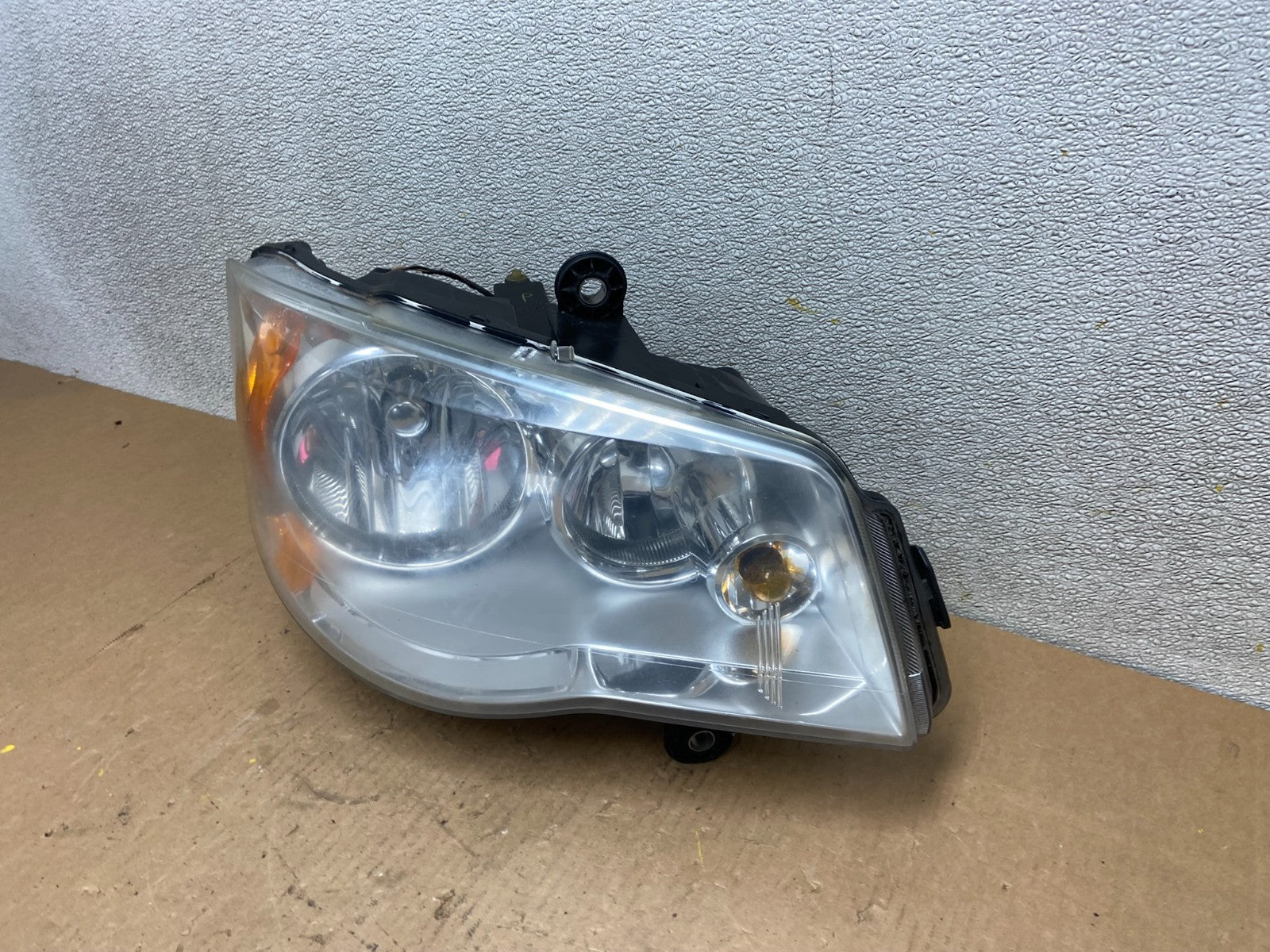 2011 to 2016 Chrysler Town and Country Right Passenger Headlight Z7691 PS1