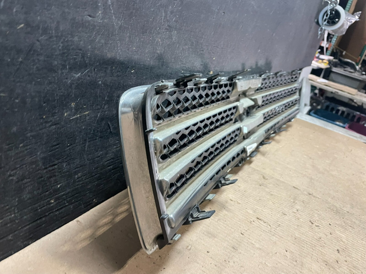 2009 to 2011 Nissan Maxima Front Upper Grill Grille N5666 DG9