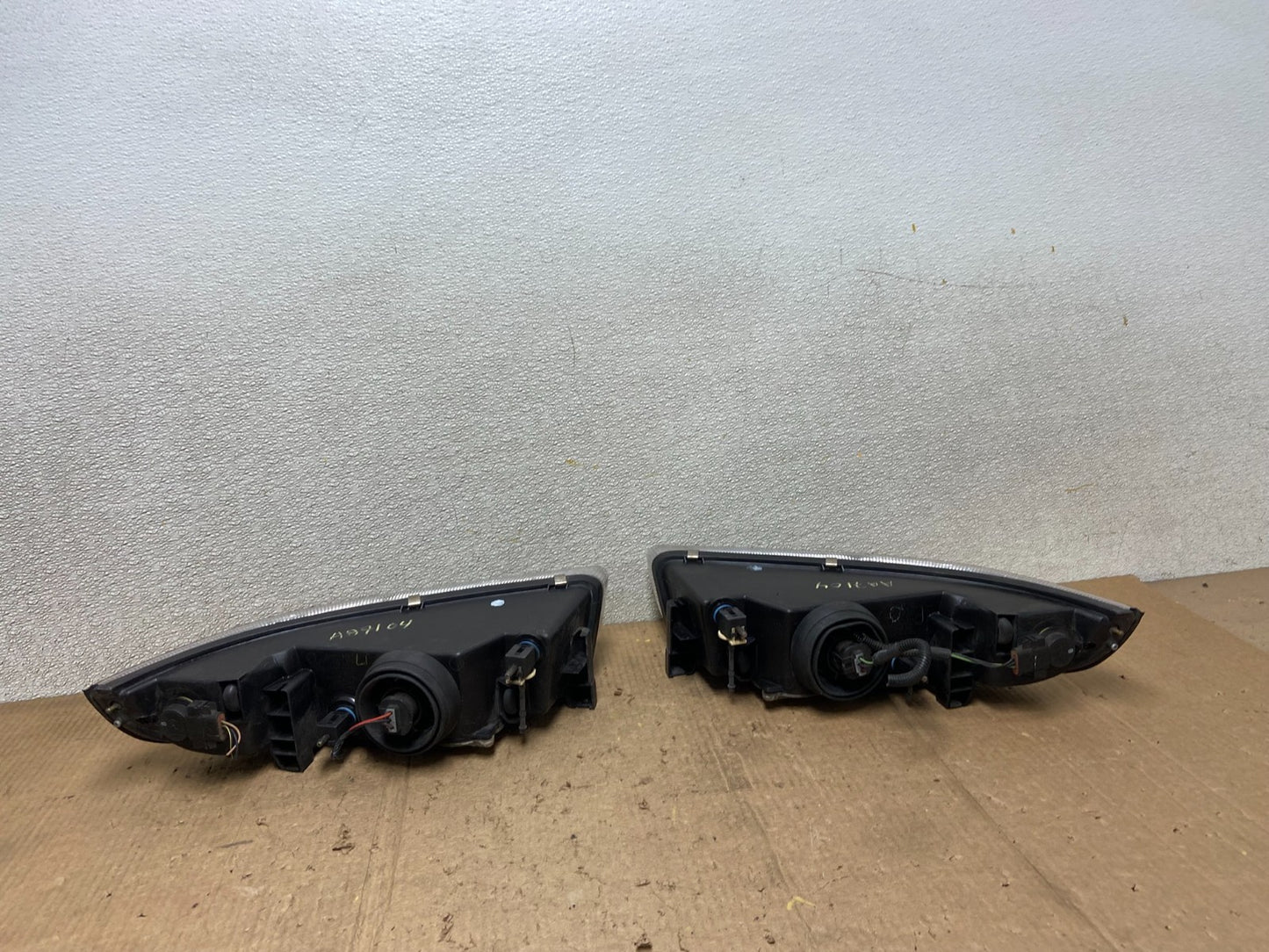 1995 to 2000 Dodge Stratus Left+Right Halogen Headlights AA7104 DW6