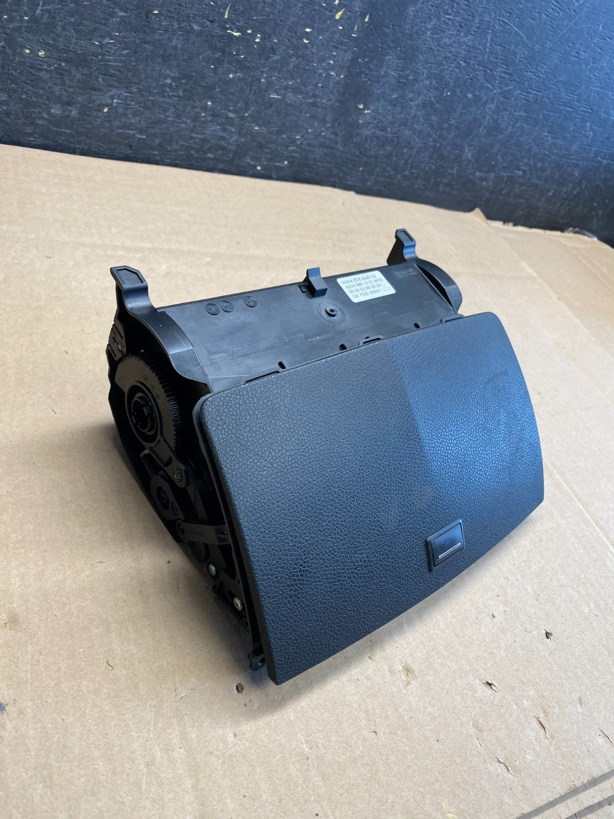 2008-2011 Mercedes W204 C300 Navigation Display Screen Monitor w/Cover ai2995 DG3