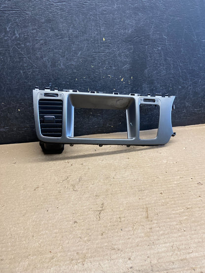 2009-2010 Nissan Murano Radio Center Console Display Bezel Air Vent OE AH3958 DG0
