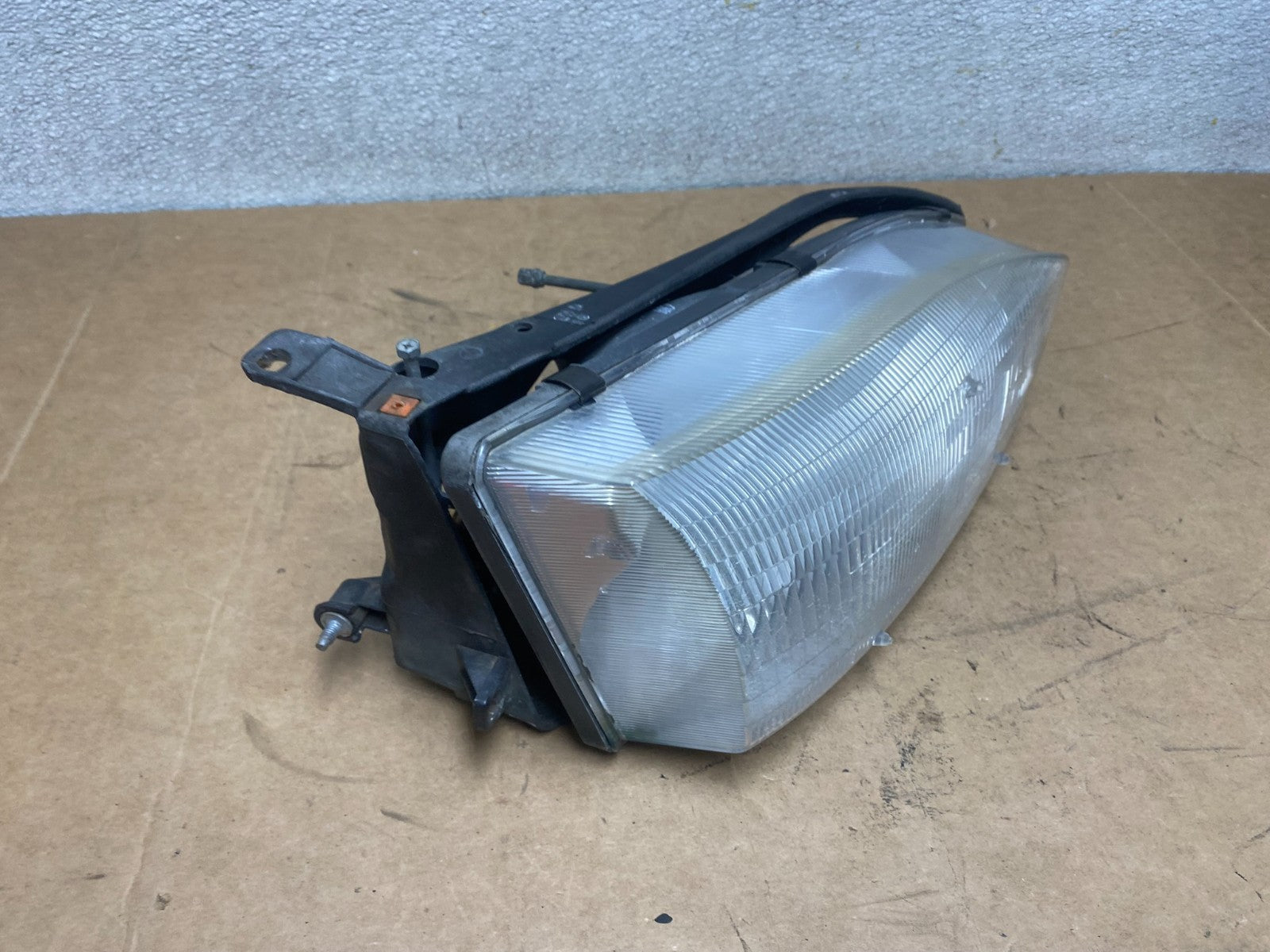 1992 1993 1994 Toyota Camry Right Passenger RH Halogen Headlights X4665 DW2