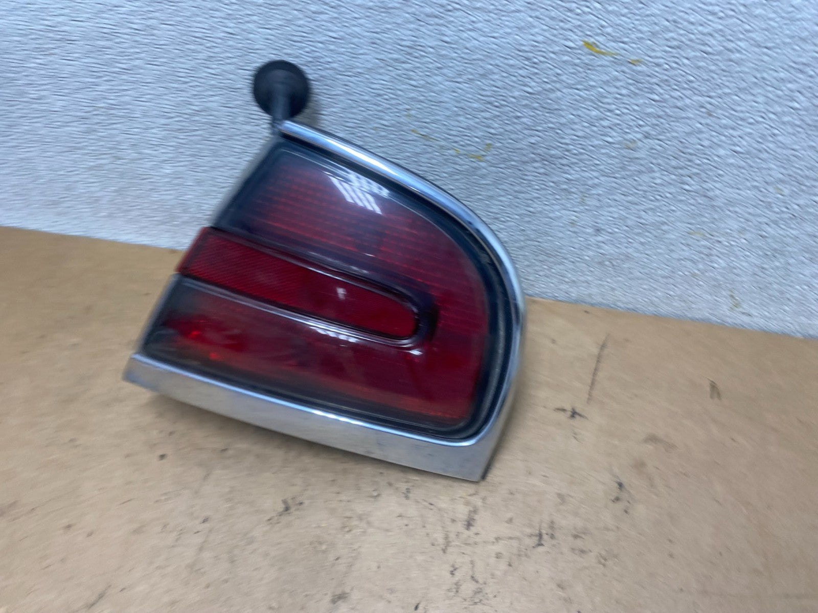 1997-1998 Buick Park Avenue Ave Right Passenger Rh Side Tail Light OEM X5642 DW1