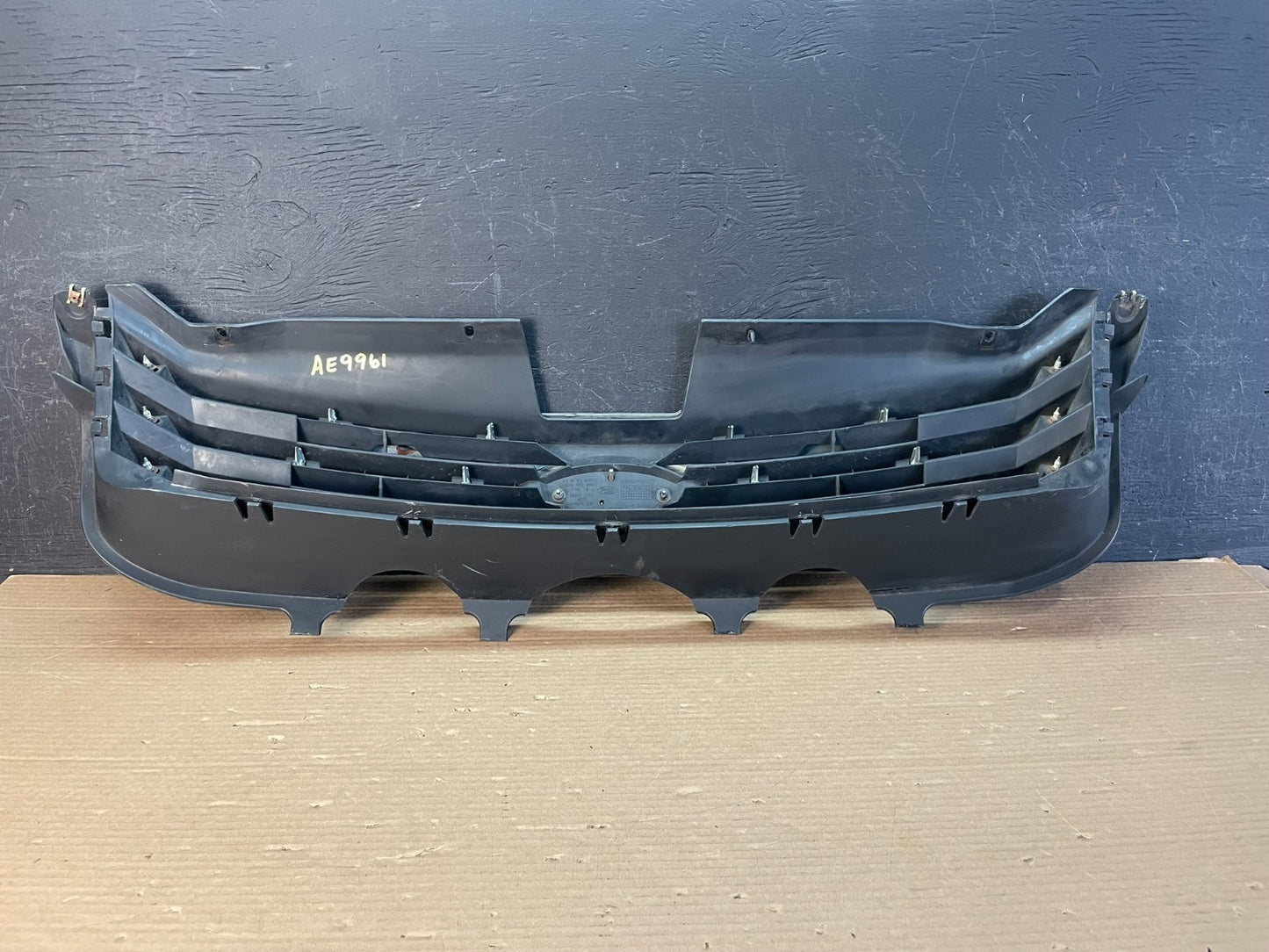 2006-2009 Ford Fusion Upper Grill Grille With Emblem AE9961 DG5