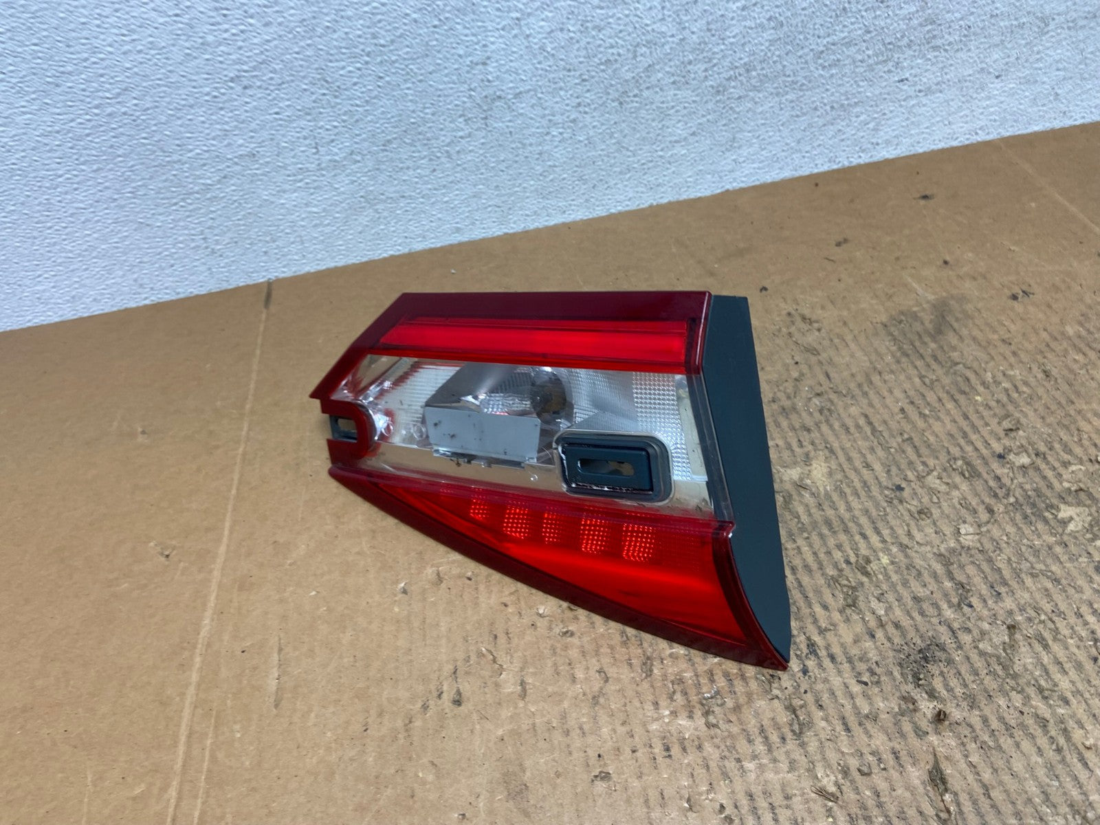 2017 - 2018 Ford Fusion Left Driver LH Side Inner Tail Light AE2690 LK1
