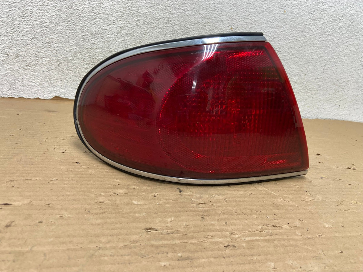 2000 to 2005 Buick Lesabre Left Driver LH Side Tail Light AG8264 LK0