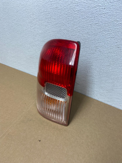 2001 2002 2003 Toyota Rav4 Left Driver LH Side Tail Light OEM AB9945 DW1