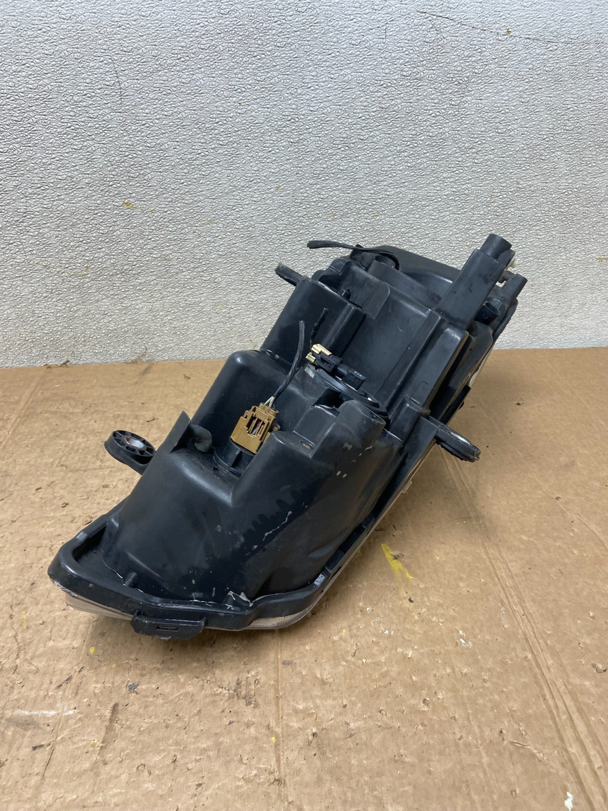 2008 to 2016 Chrysler Town and Country Left Driver Lh Side Headlight AA3434 DW4