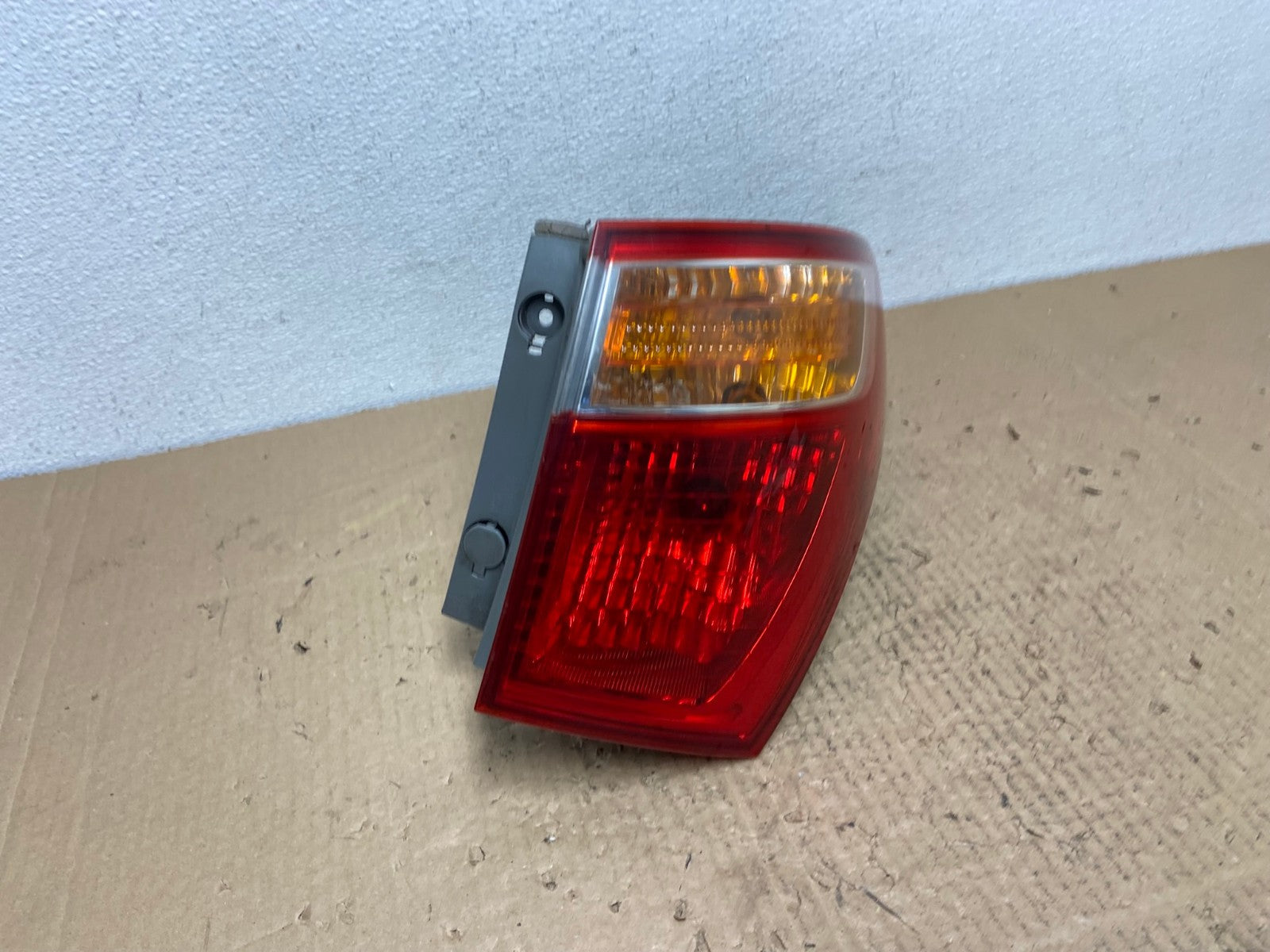2007 to 2012 Hyundai Veracruz Tail Light Right Passenger RH OEM AC4096 LK2