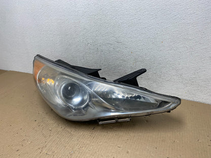 2011 - 2014 Hyundai Sonata Right Passenger Rh Side Headlight Halogen AE9749 DW1