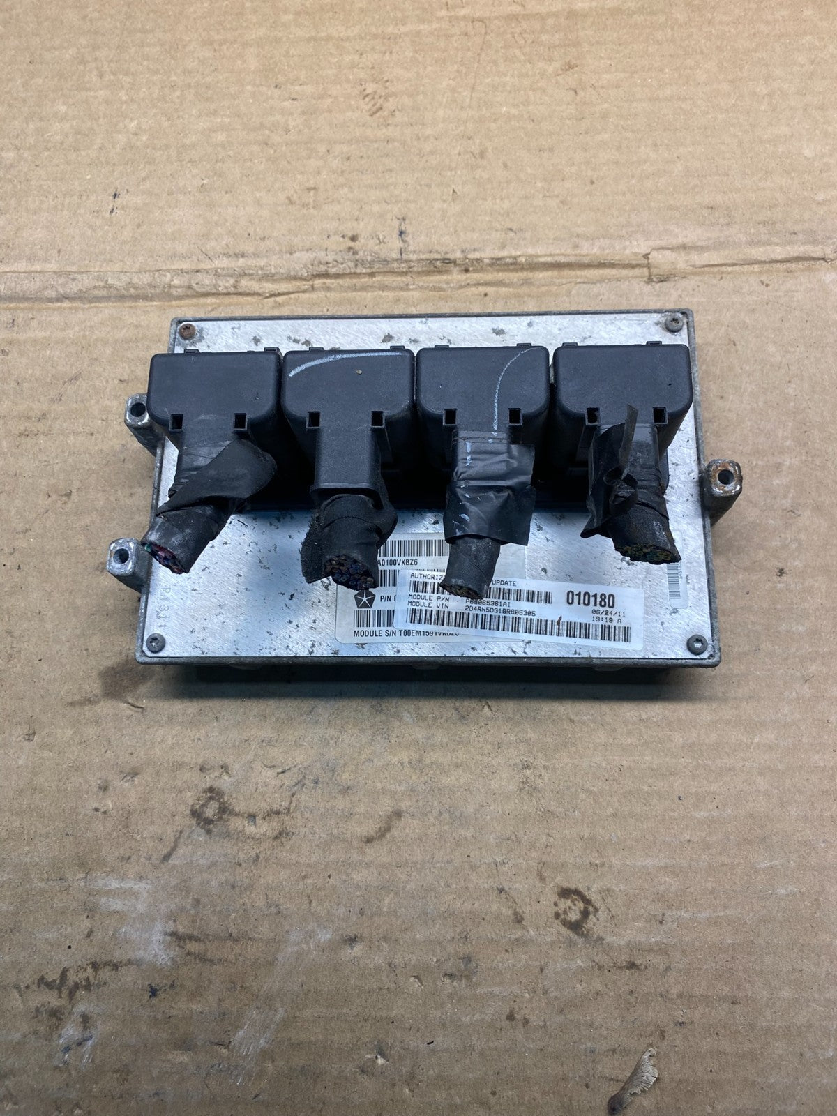 2011 Dodge Grand Caravan Town & Country ECU Engine Computer ad3469 DG0